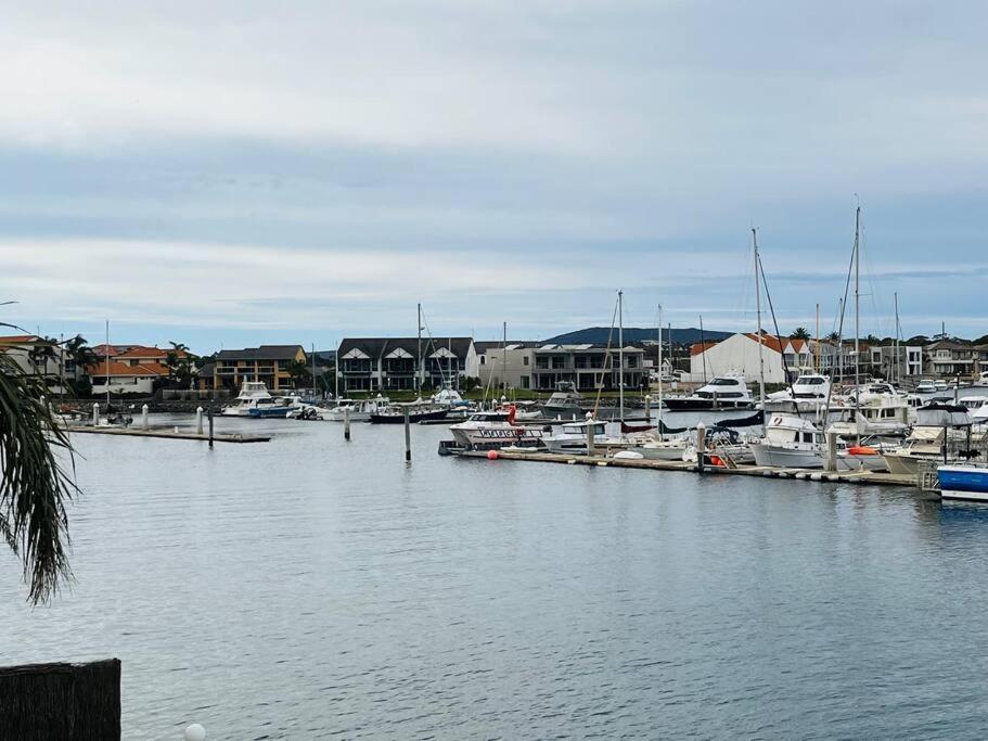 林肯港Waterfront Townhouse - Picturesque Marina Views公寓 外观 照片